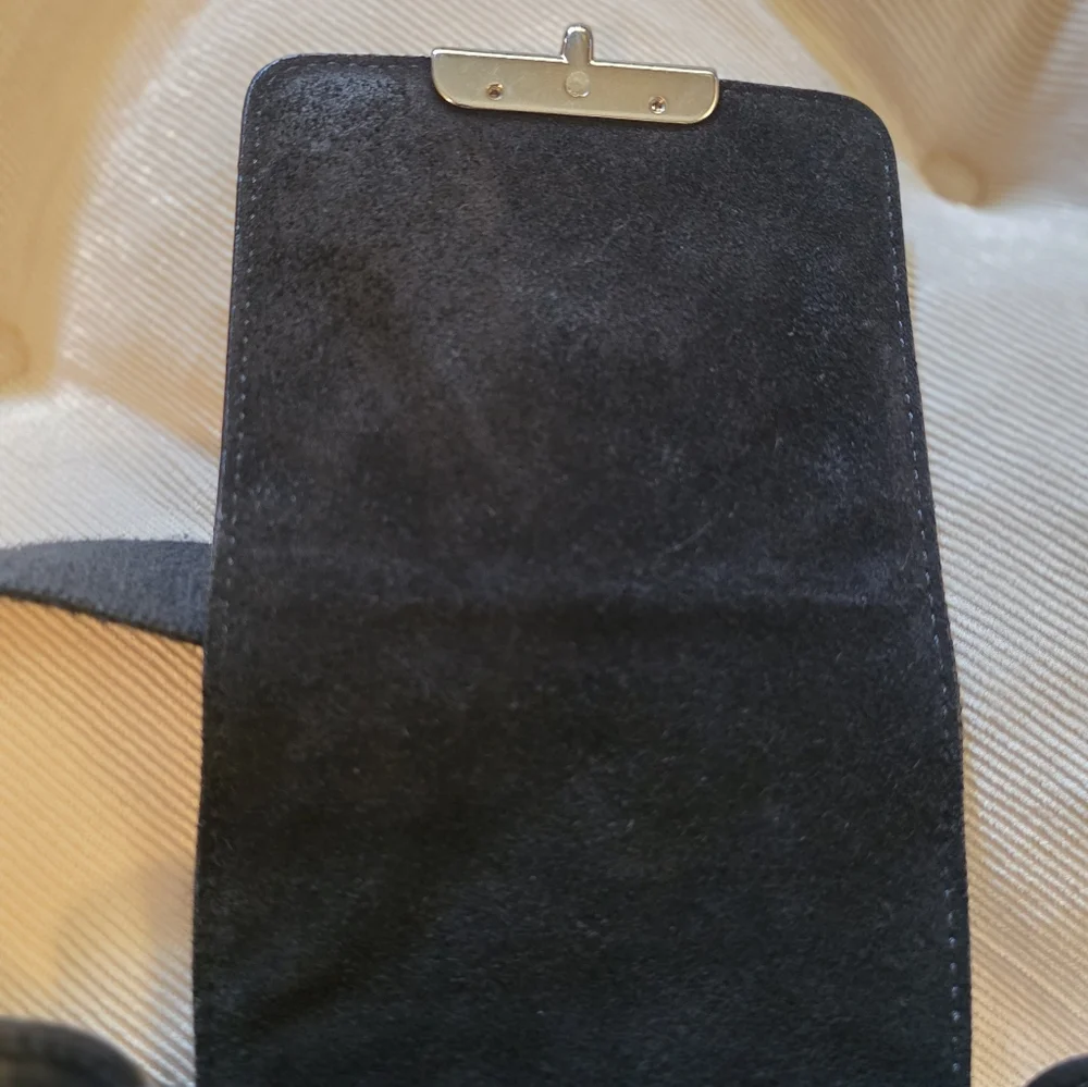 CREATURES OF COMFORT Camera Leather Crossbody Bag - Picture 12 of 13